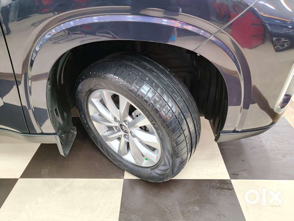 Toyota Innova Hycross 2.0 Vx (o) Hybrid 7 Str, 2024, Petrol