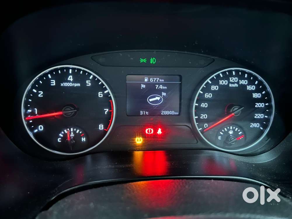 Kia Seltos Petrol Mt