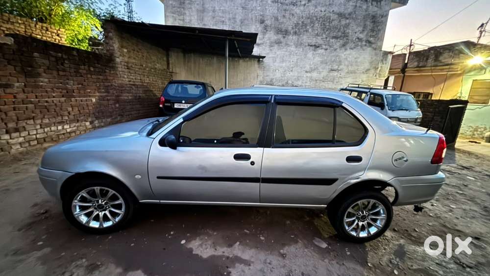 Ford Ikon 1.6 Petrol 2004