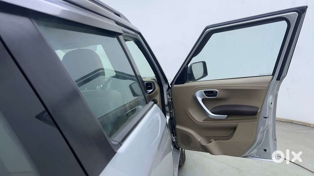Mahindra Tuv 300 Mhawk100 T8, 2017, Diesel