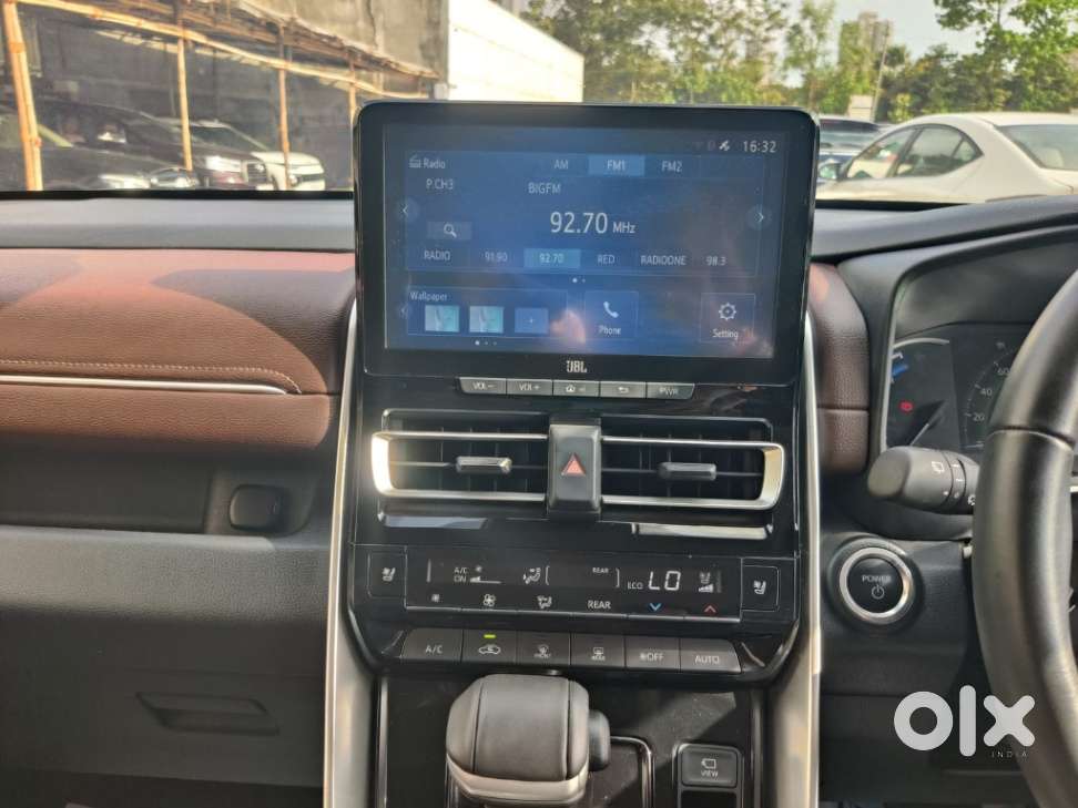 Toyota Innova Hycross 2.0 Zx (o) Hybrid 7 Str, 2024, Petrol