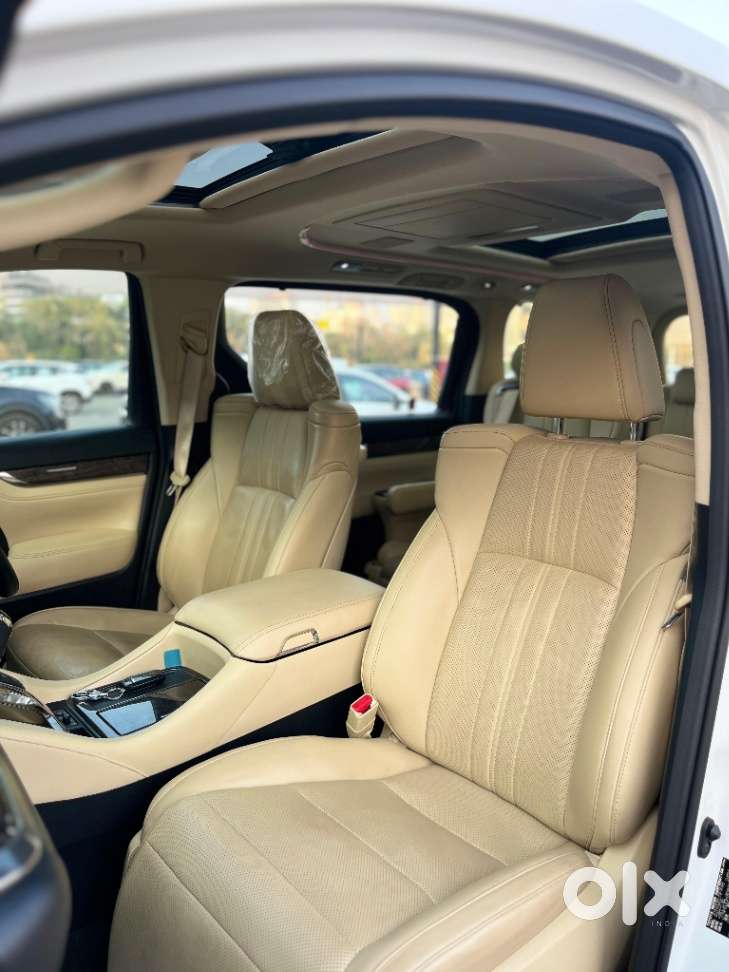 Toyota Vellfire Vip – Executive Lounge, 2023, Petrol