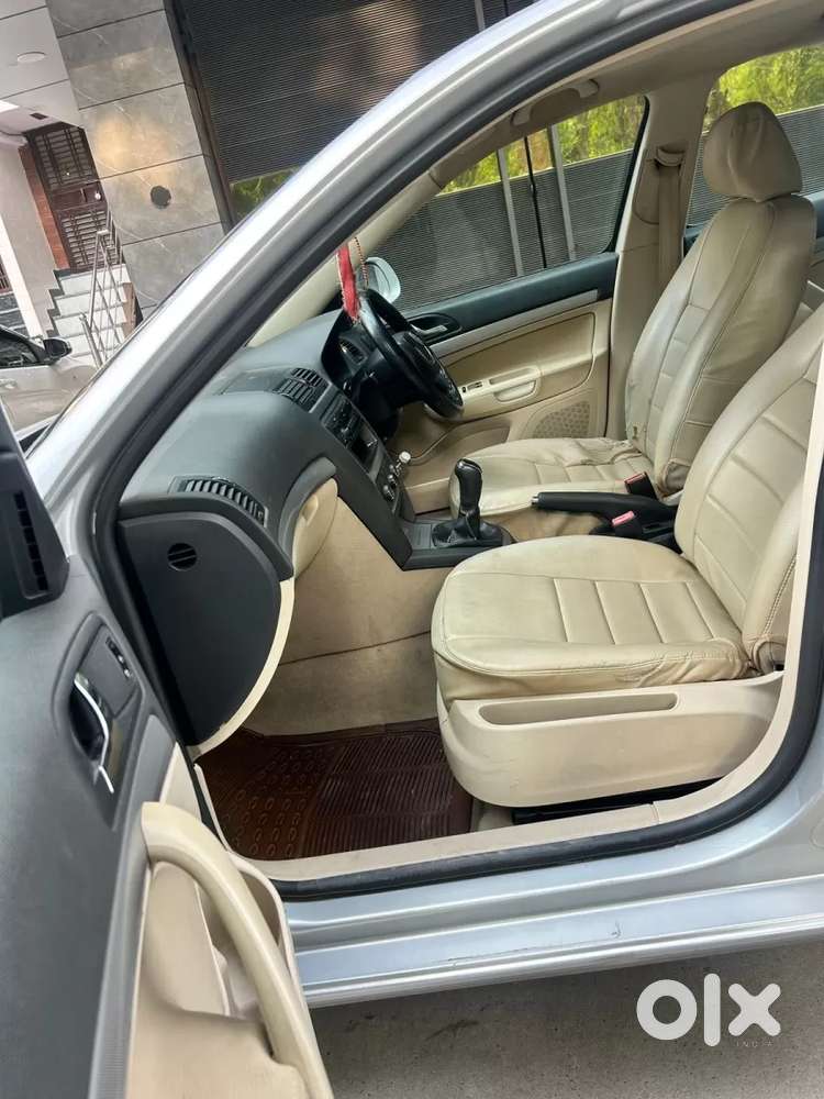 Skoda Laura, 2011, Petrol