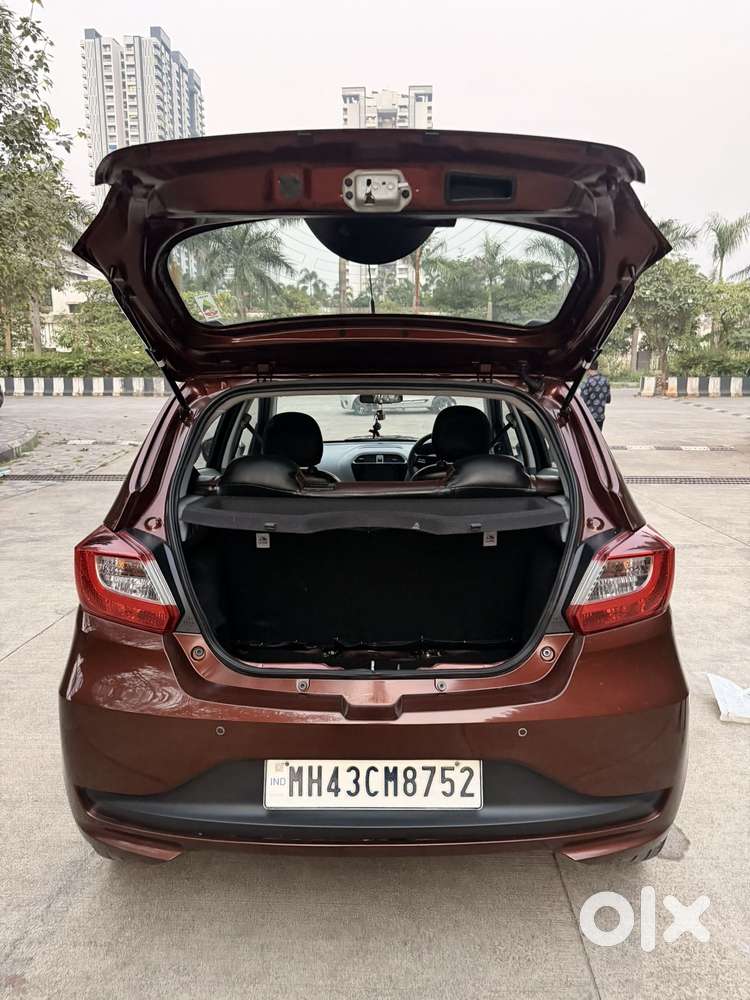 Tata Tiago 1.2 Revotron Xta, 2025, Petrol
