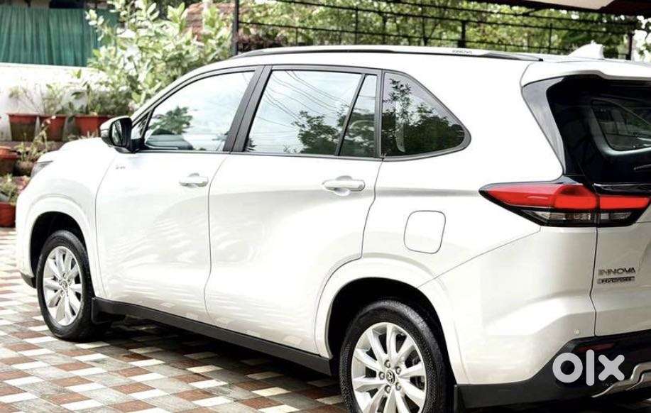 Toyota Innova Hycross 2.0 Vx (o) Hybrid 8 Str, 2023, Electric