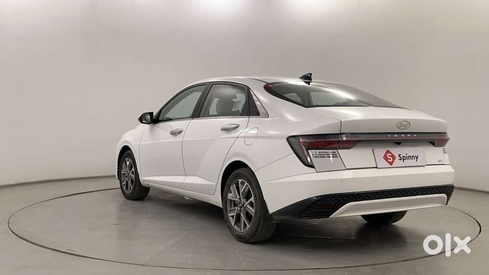 Hyundai Verna 1.5 Sx (o) Vtvt Ivt, 2023, Petrol