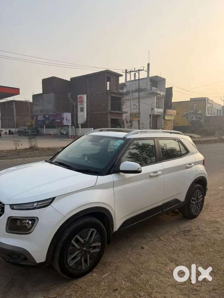 Hyundai Venue 2021 Diesel Well Maintained