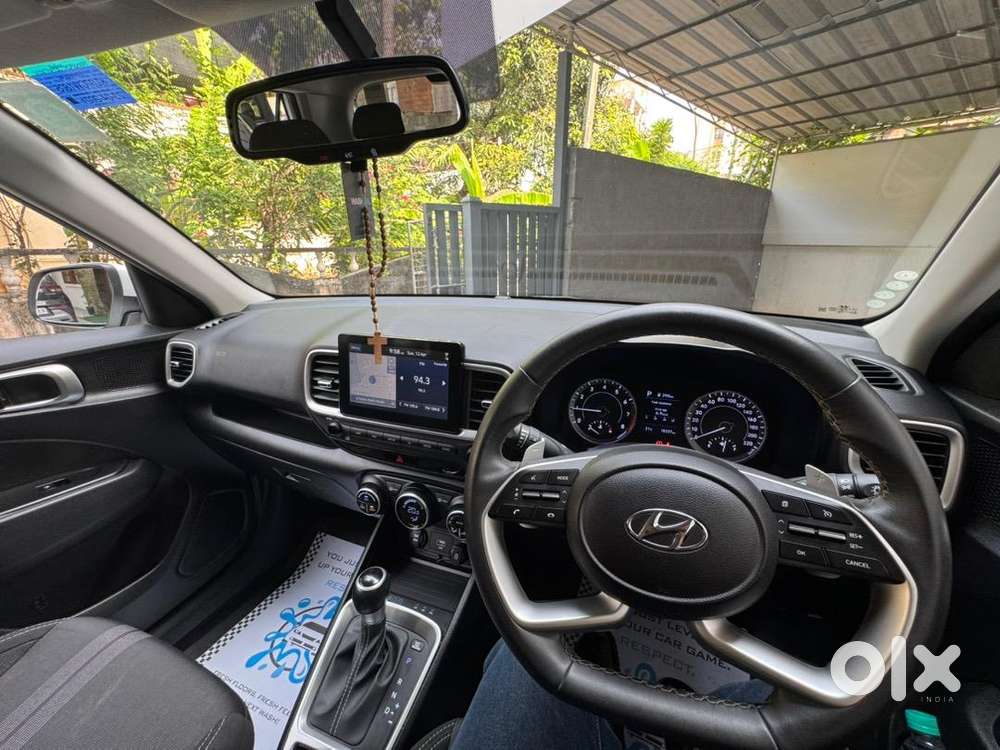 Hyundai Venue 2021 Petrol 18337 Km Driven Well Maintained