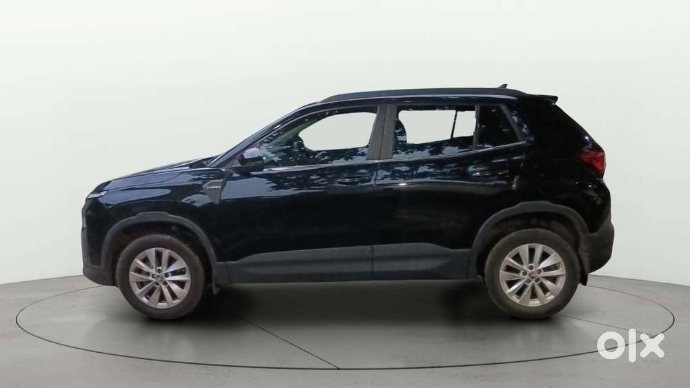 Skoda Kylaq Signature, 2025, Petrol