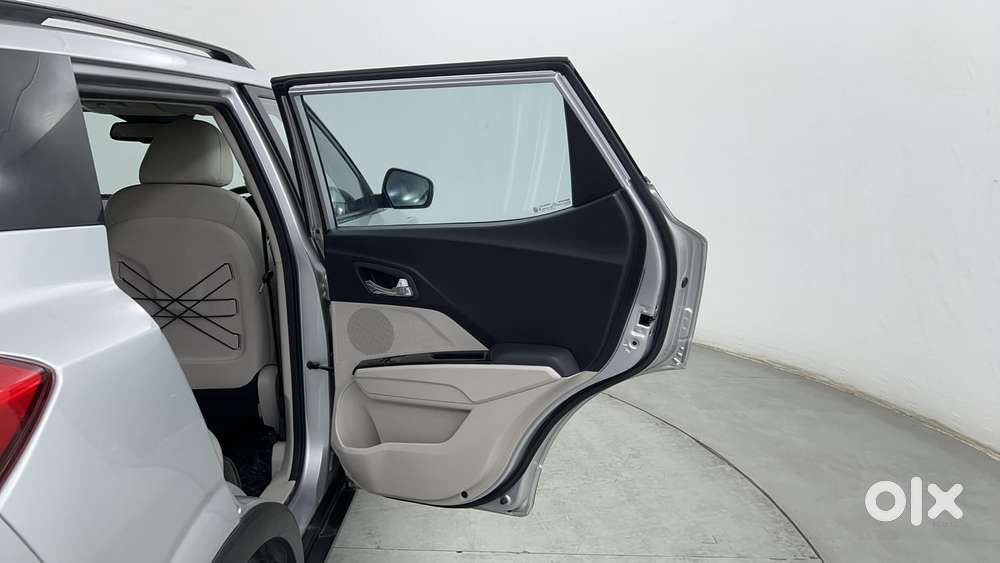 Mahindra Xuv300 W8 Option, 2021, Petrol
