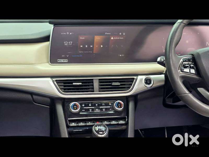 Mahindra Xuv700 2.2 Ax 7 Diesel Mt Str, 2025, Diesel