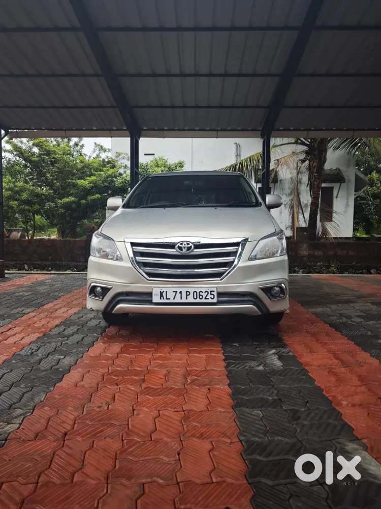 Toyota Innova 2014