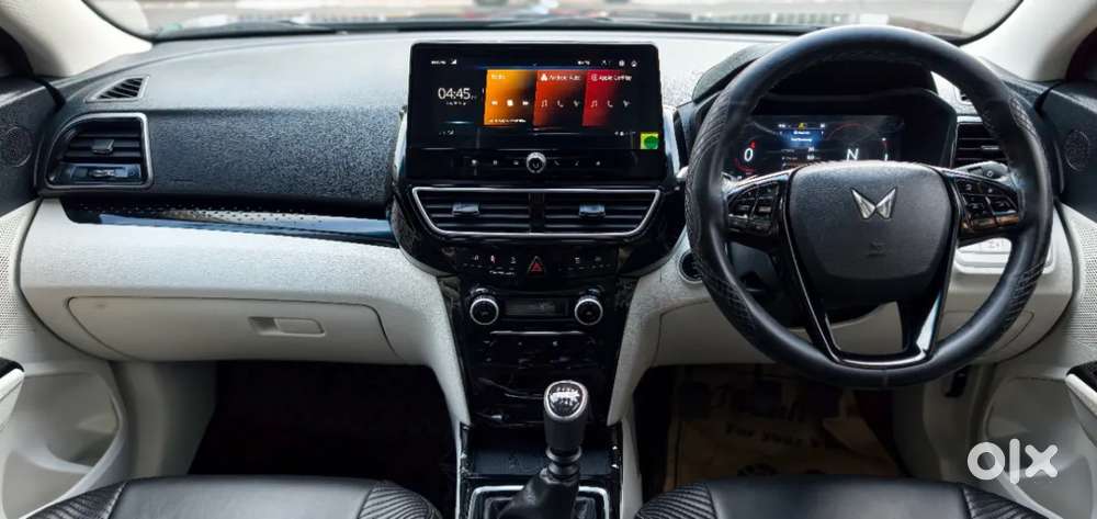 Mahindra Xuv 3xo Ax5 Pm Mt, 2024, Petrol