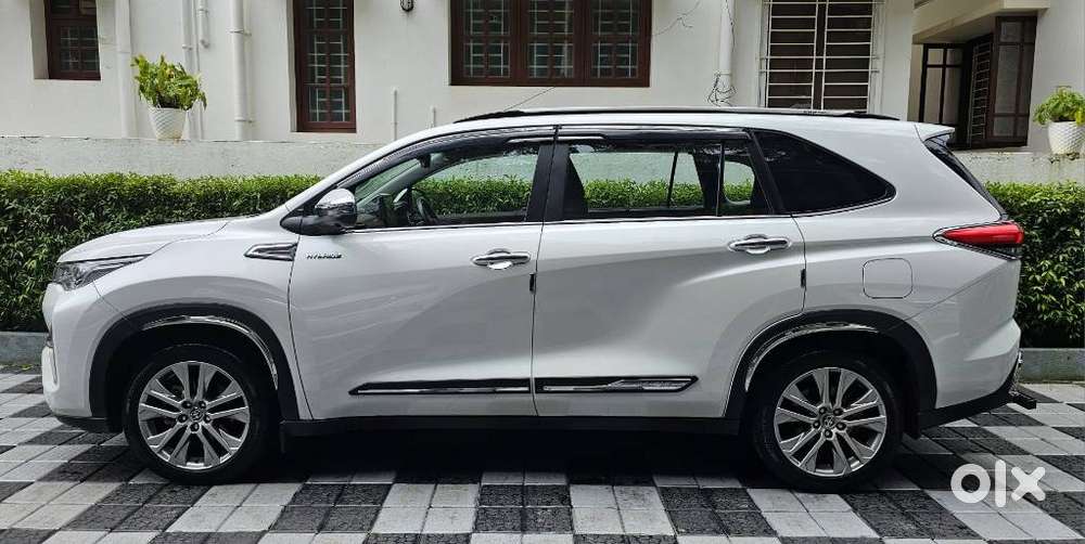 Toyota Innova Hycross 2.0 Zx (o) Hybrid 7 Str, 2024, Petrol