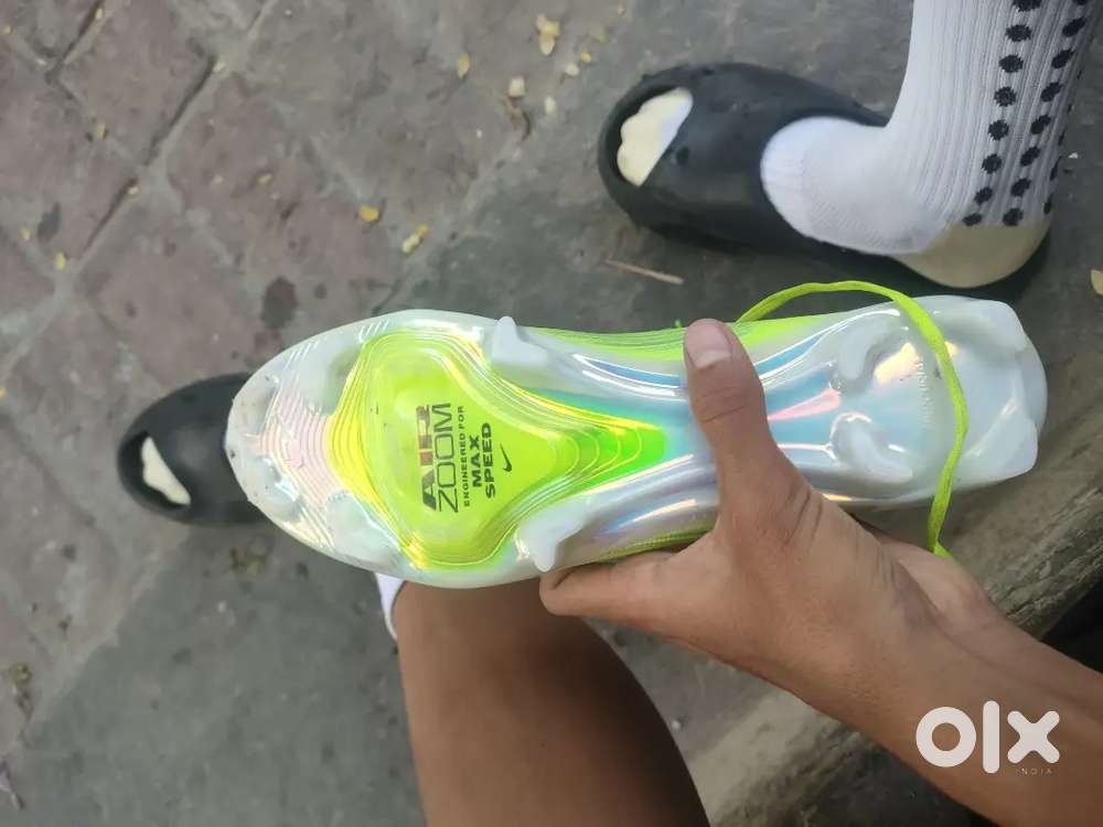 Football shoes