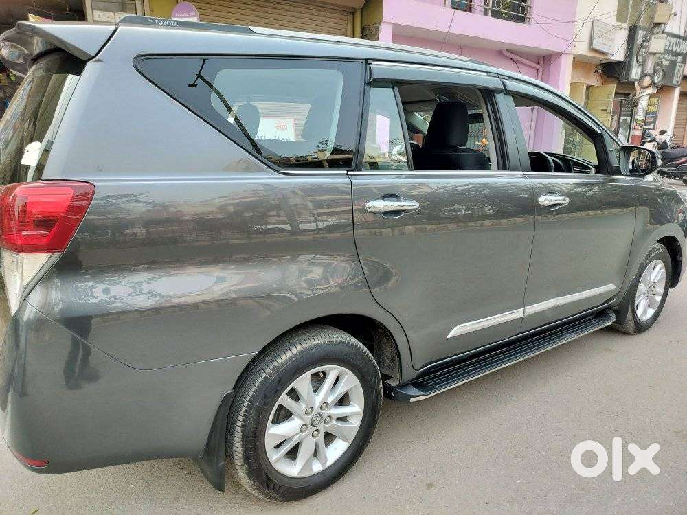 Toyota Innova Crysta