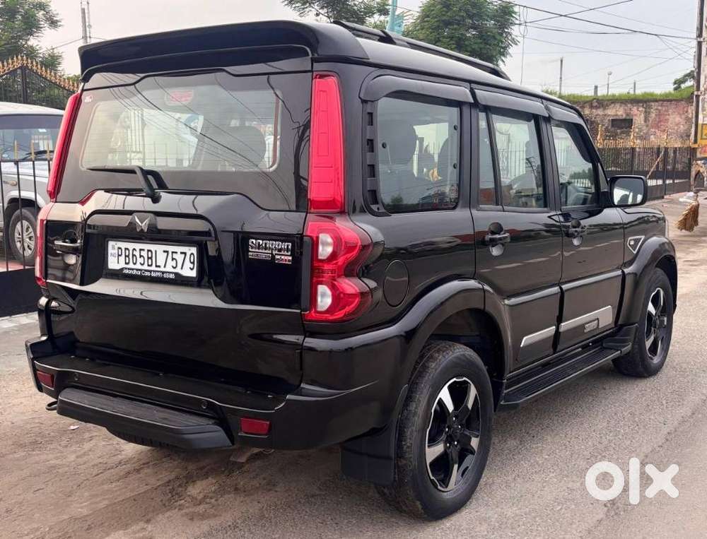 Mahindra Scorpio Classic, 2025, Diesel