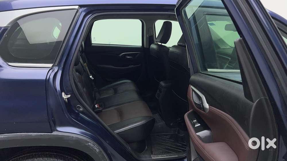 Maruti Suzuki Grand Vitara 1.5 Alpha Smart Hybrid At, 2022, Petrol
