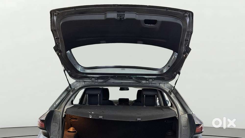 Tata Altroz Xza Plus (s), 2023, Petrol