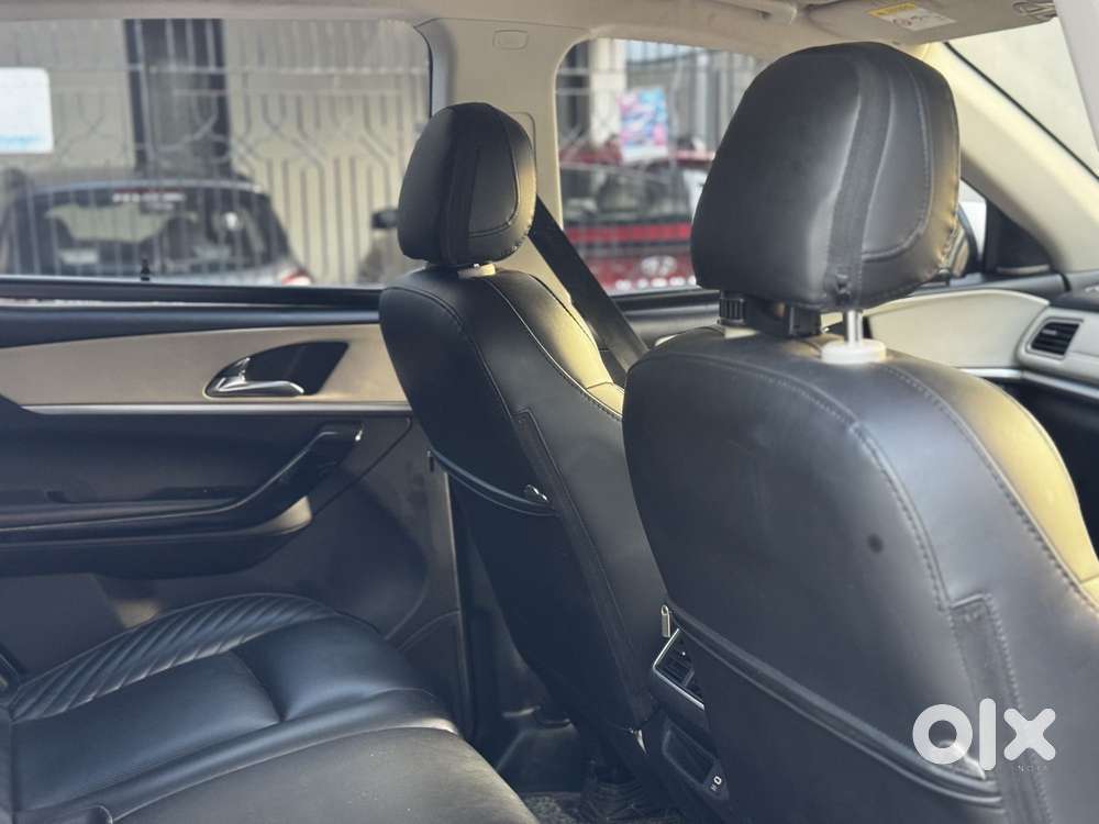 Mahindra Xuv700 Ax7l 6 Str At, 2023, Diesel