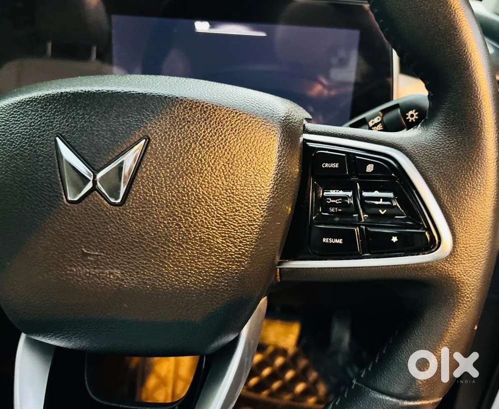 Mahindra Xuv700 Ax7 Luxury Pack Awd, 2022, Petrol