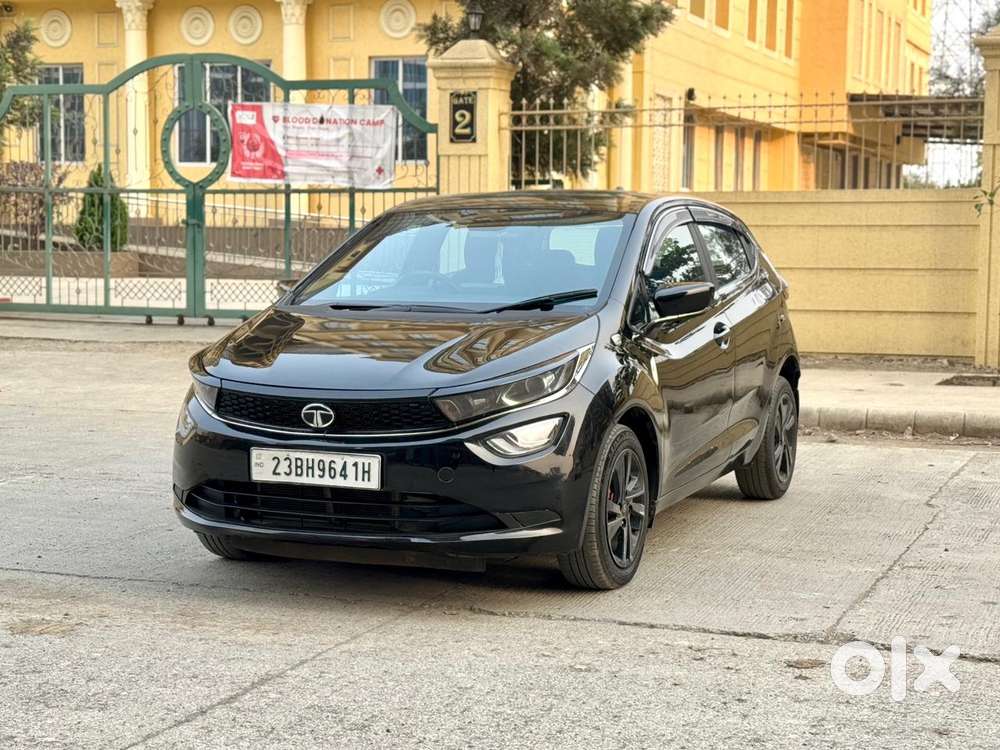 Tata Altroz Xz Plus (s), 2023, Petrol