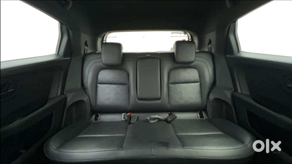 Tata Altroz 1.2 Xza Plus Dark Edition Dct, 2022, Petrol