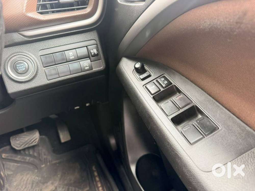 Maruti Suzuki Brezza 1.5 Zxi At Smart Hybrid, 2023, Petrol
