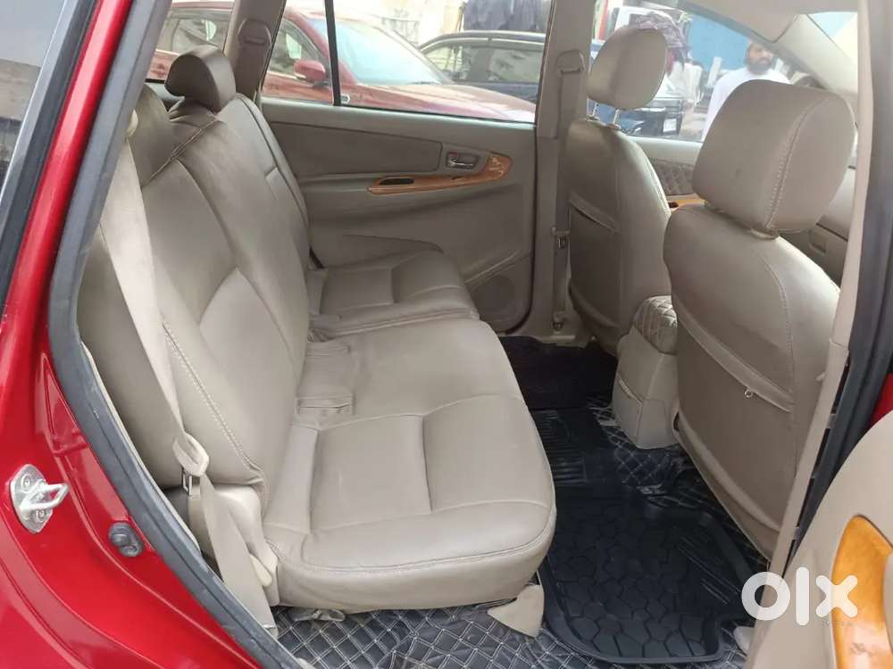 Toyota Innova 2011 Just In 5