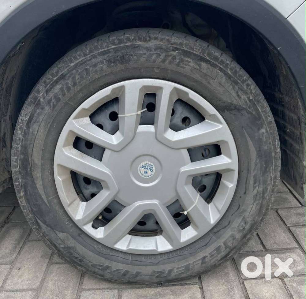 Mahindra Xuv300 1.2 W6 Amt Petrol, 2023, Petrol