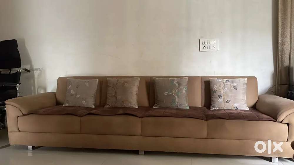 4 + 3 SOFA