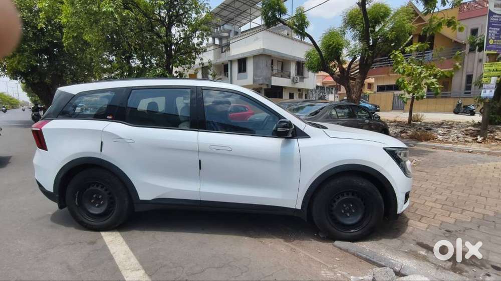 Mahindra Xuv700 Ax5 Diesel Automatic 7 Str 2025