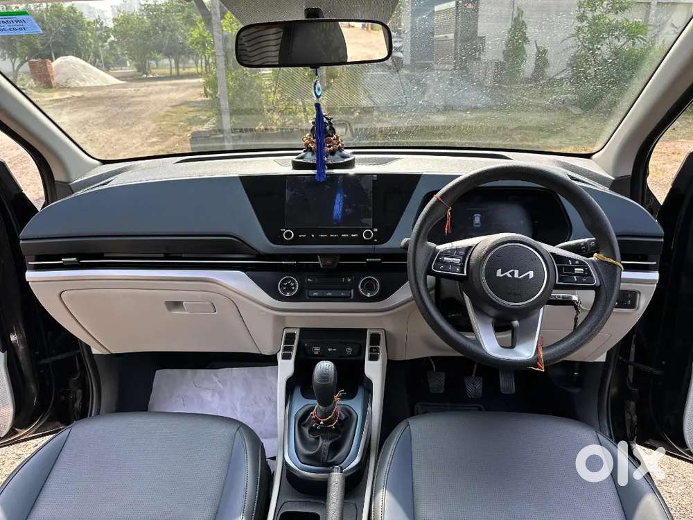 Kia Carens 2025 Petrol 4000 Km Driven