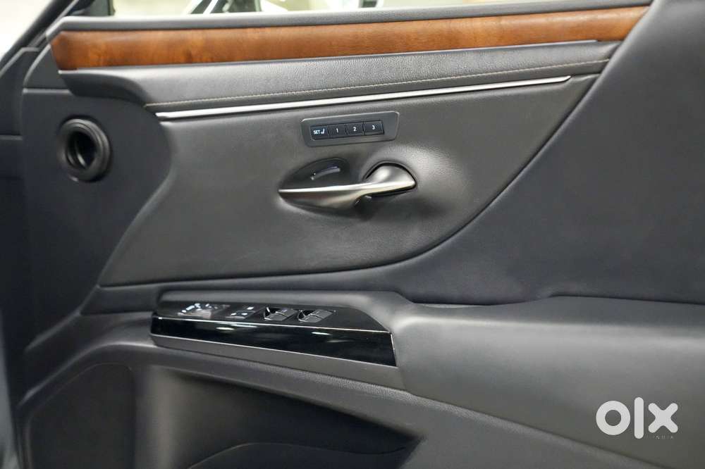 Lexus Es 300h Exquisite, 2024, Petrol