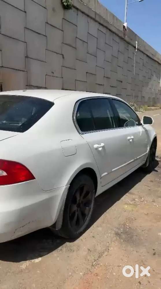 Skoda Superb 2013 Diesel 83000 Km Driven