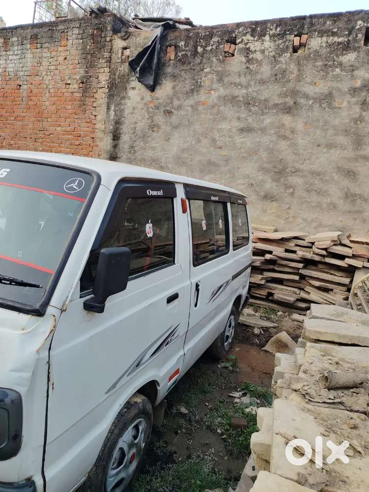 Good Condition White Colour No Dent Cng And Petrol Available All Docum