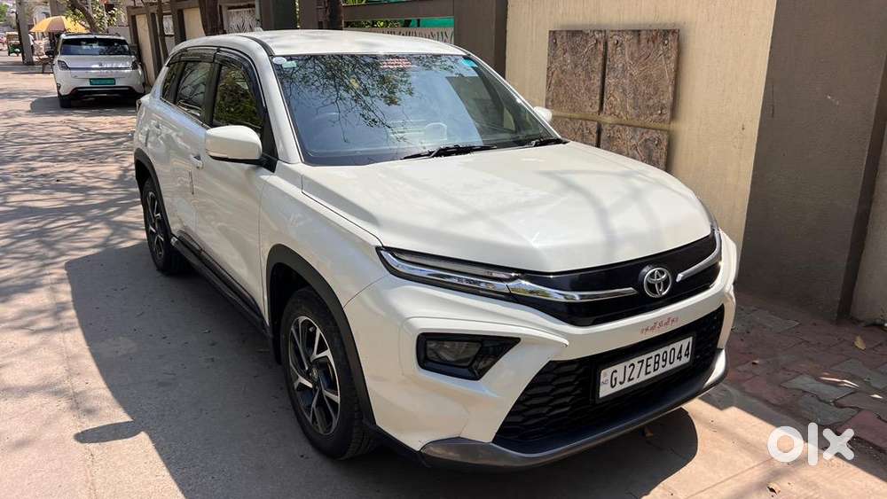 Toyota Urban Cruiser Hyryder (1.5 Neo-drive G At)