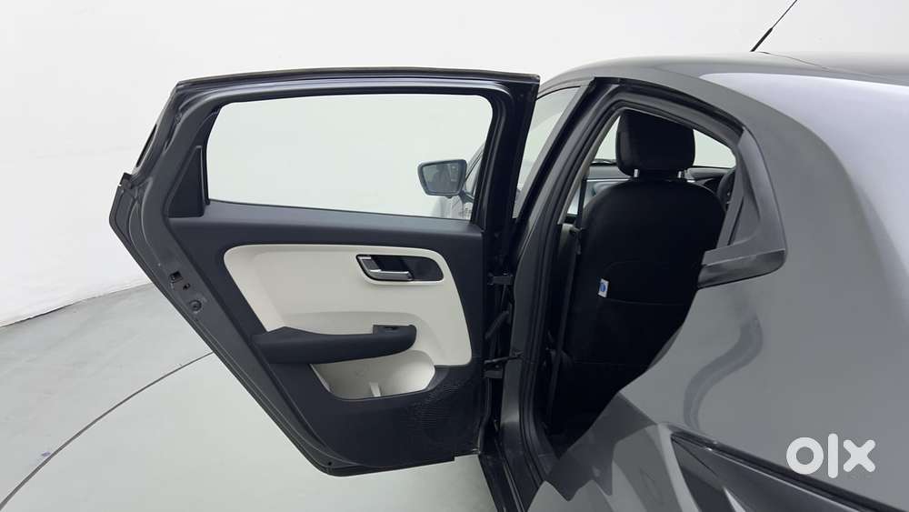 Tata Altroz Xz, 2022, Petrol