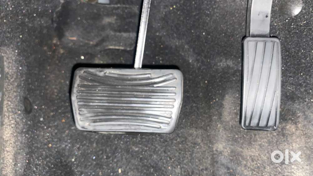 Mahindra Xuv700 2.0 Ax 7 Petrol At Str, 2022, Petrol