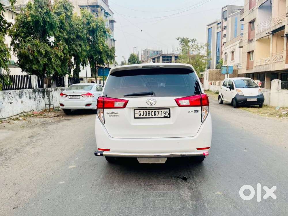 Toyota Innova Crysta 2.4 G Plus Mt 8 Str, 2022, Diesel