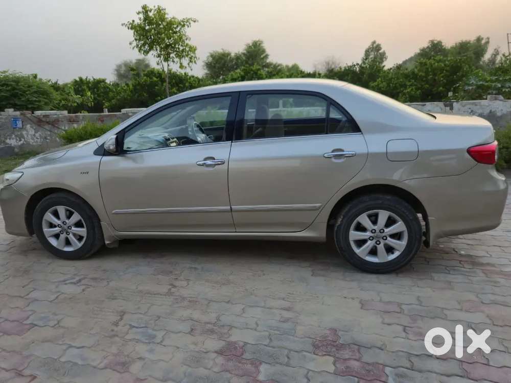 Toyota Corolla Altis 2012