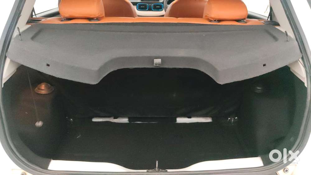 Tata Punch 1.2 Revotron Creative Ira Dual Tone, 2021, Petrol