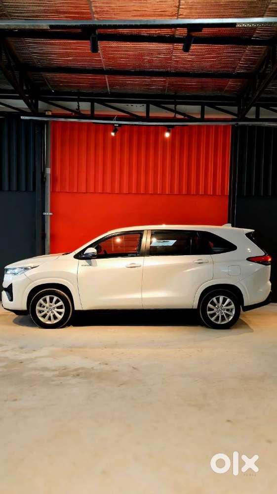 Toyota Innova Hycross 2.0 Vx Hybrid 7 Str, 2023, Cng & Hybrids