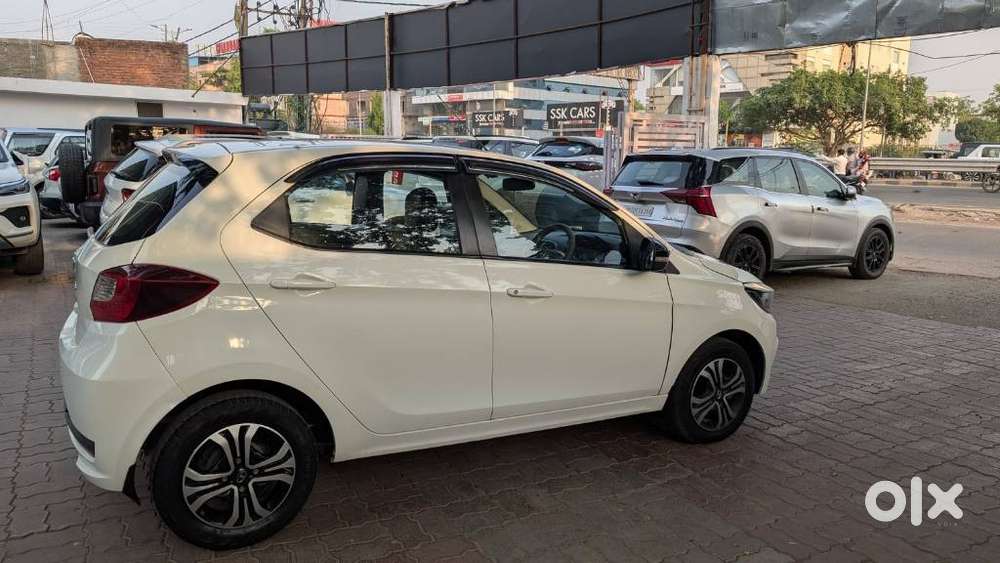 Tata Tiago 1.05 Revotorq Xt, 2023, Petrol