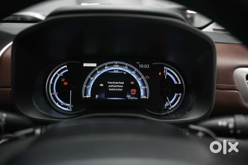 Toyota Innova Hycross 2.0 Zx Hybrid 7 Str, 2023, Petrol