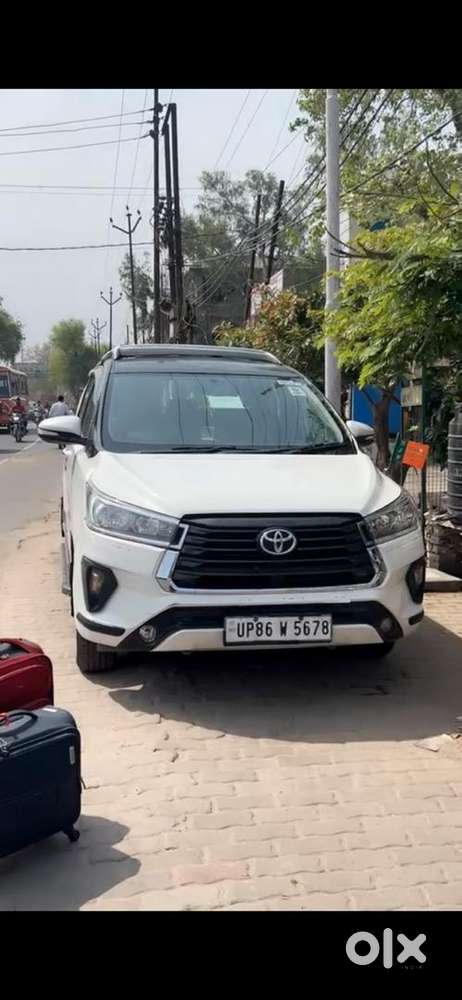 Toyota Innova Crysta 2017 Diesel Well Maintained
