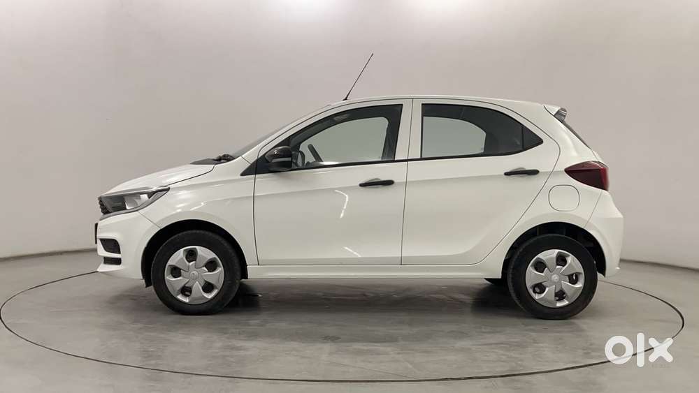 Tata Tiago 1.2 Revotron Xm Cng, 2024, Cng & Hybrids