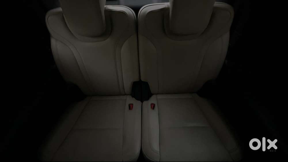 Mahindra Xuv700 2.0 Ax 7 Petrol At Luxury Pack Str, 2021, Petrol