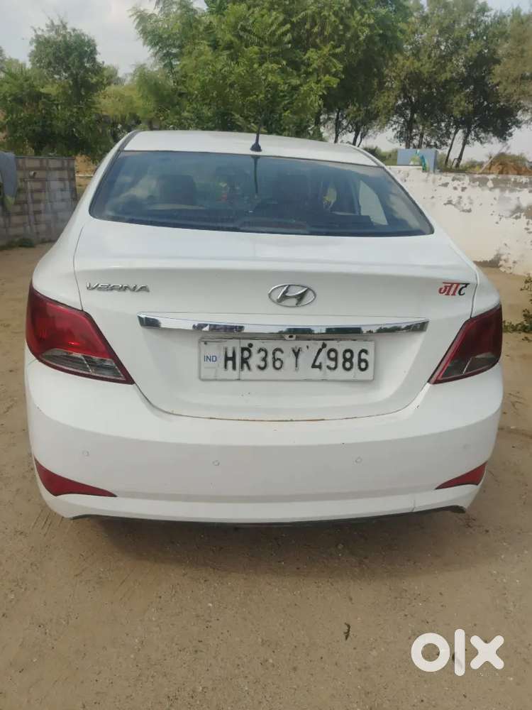 Hyundai Fluidic Verna 2015