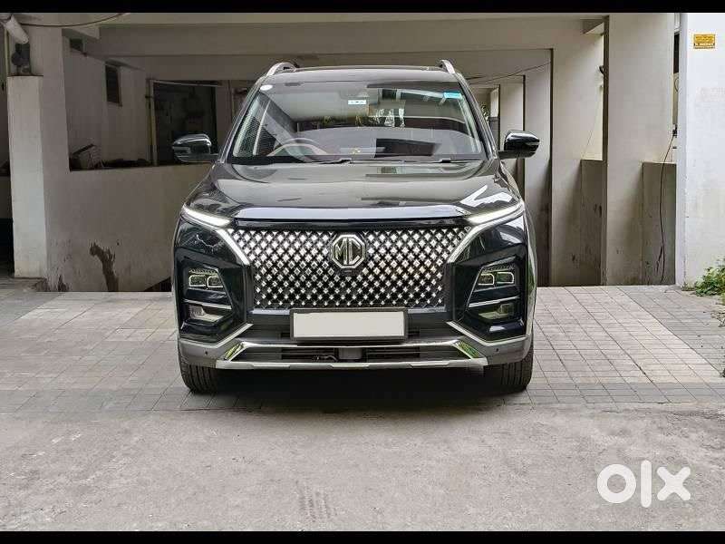 MG Hector Plus 2023 photo 2